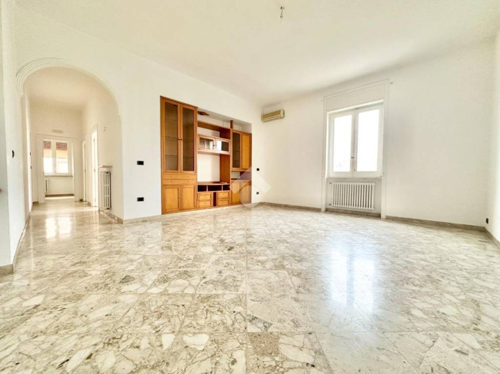 Appartamento in vendita a Bari via Apulia