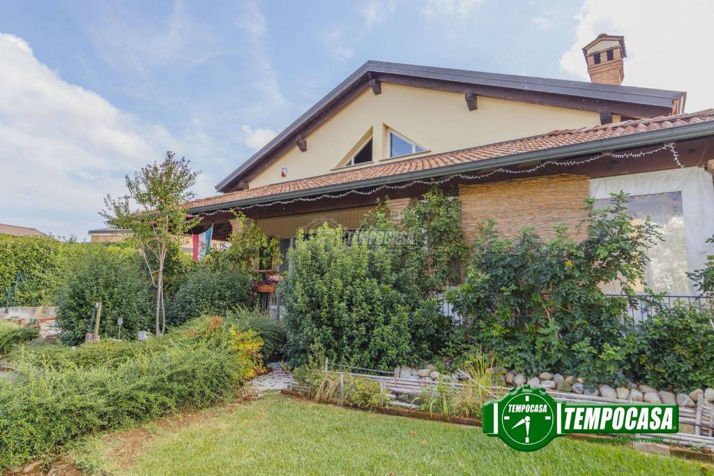 Villa in vendita a Piacenza via Franco Fornari