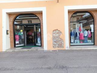 Abbigliamento in in vendita da privato a carpenedolo via salvador allende, 8