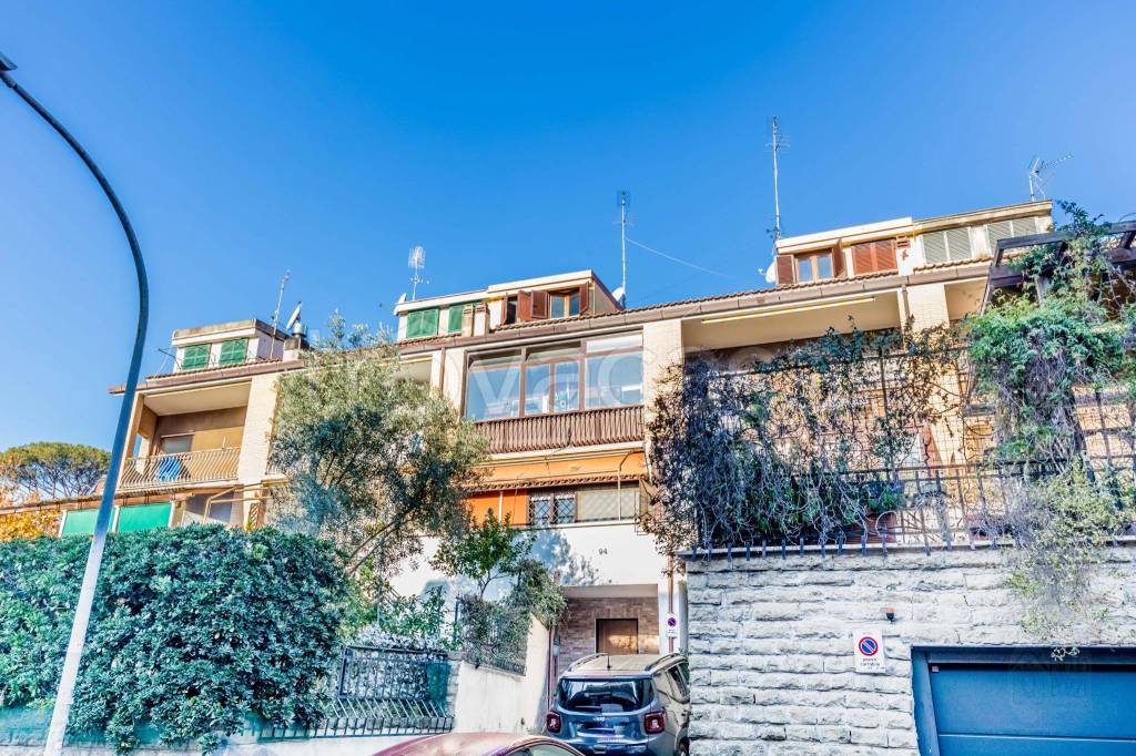 Villa a Schiera in vendita a Roma via Ernesto Basile