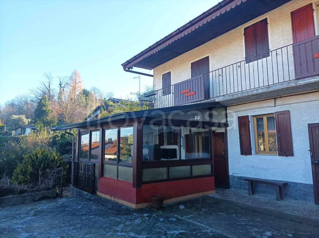 Villa in vendita a Golasecca via Pianette