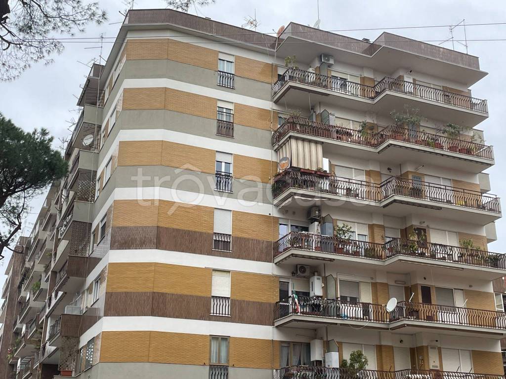 Appartamento in vendita a Guidonia Montecelio via Monte Bianco, 103