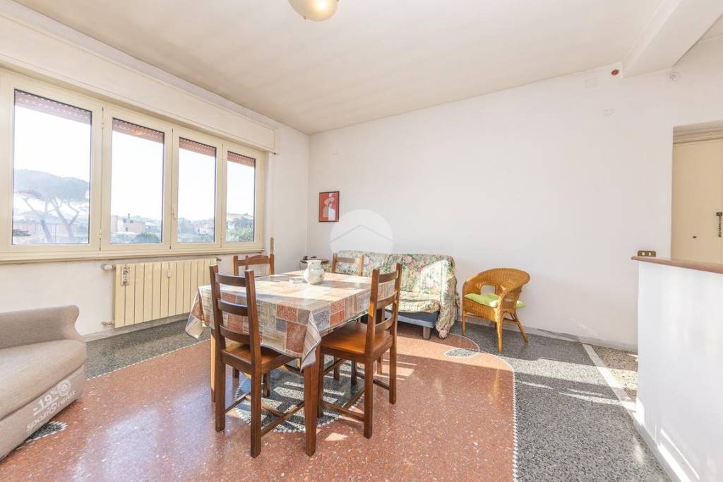 Appartamento in vendita a Roma via s. Carlo da Sezze, 35