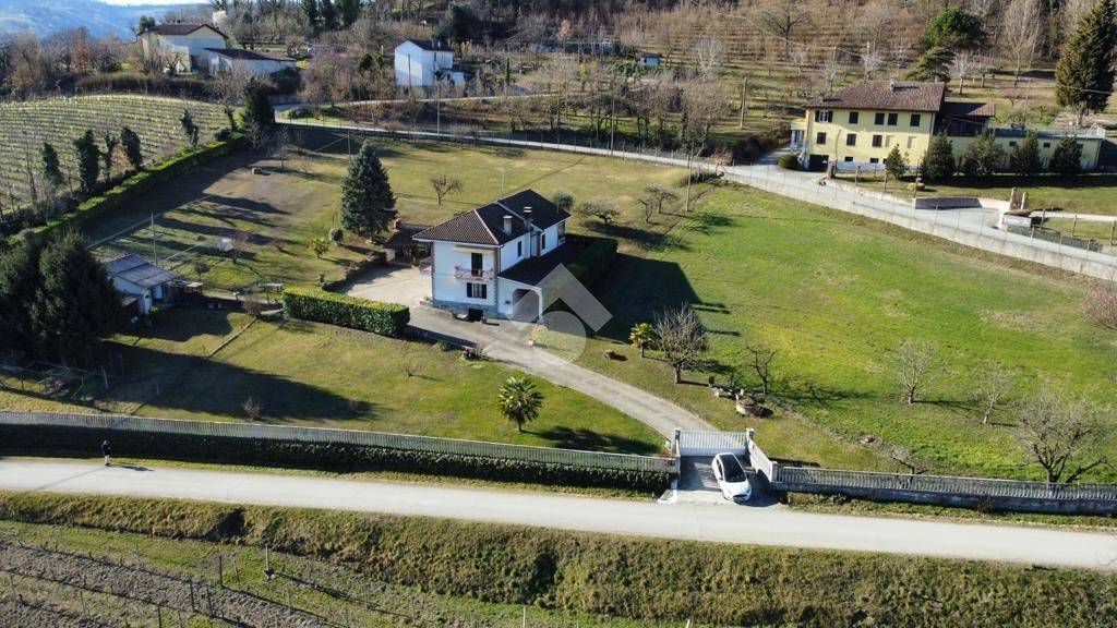 Villa in vendita a Canelli regione Castellazzi, 49