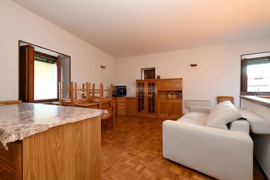 Appartamento in vendita a Toscolano-Maderno via Camillo Benso Conte di Cavour 39