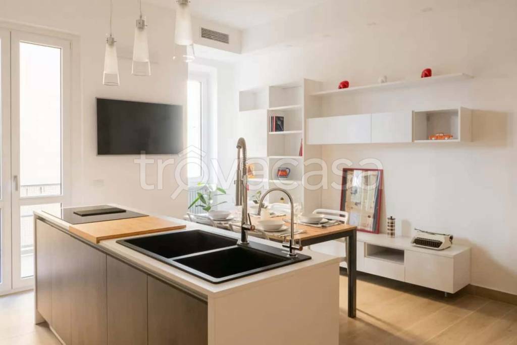Appartamento in affitto a Milano via Emilio Morosini,19