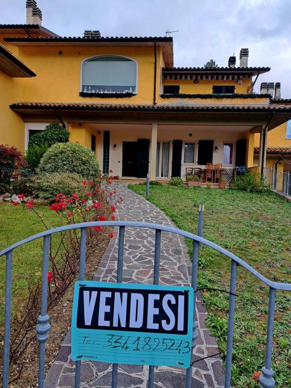 Appartamento in in vendita da privato a Sant'Angelo in Vado strada Provinciale Pianmeletese