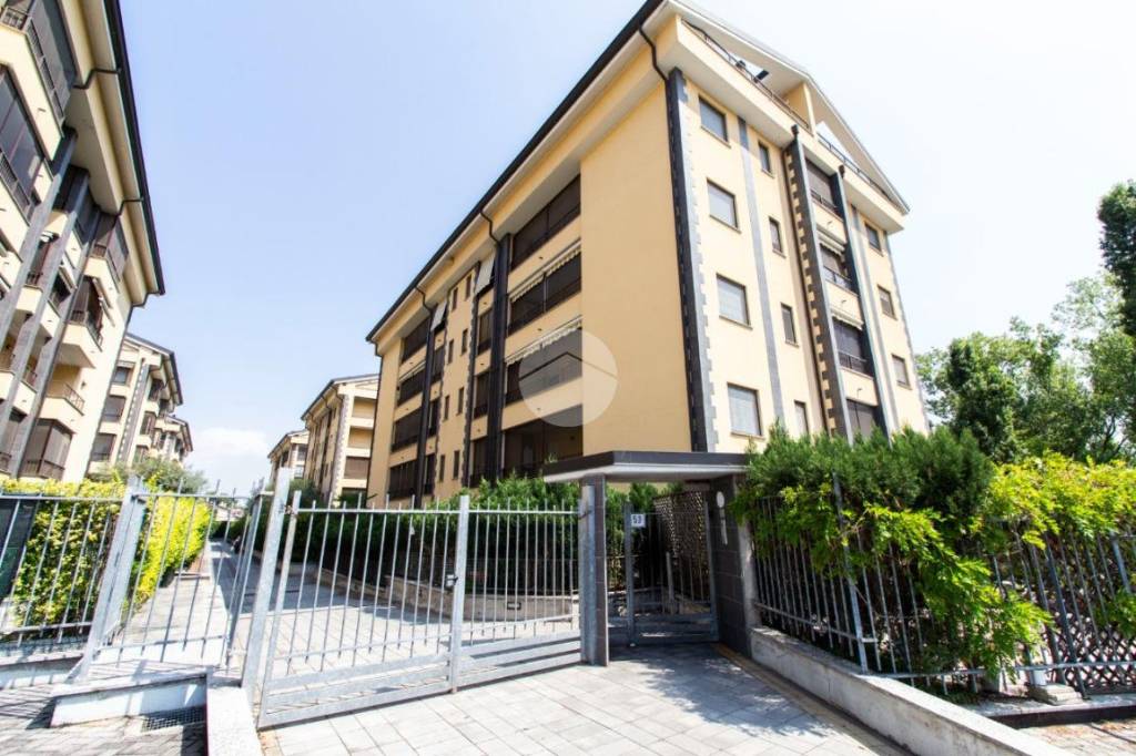 Appartamento in vendita a Rozzano via Alberelle, 53