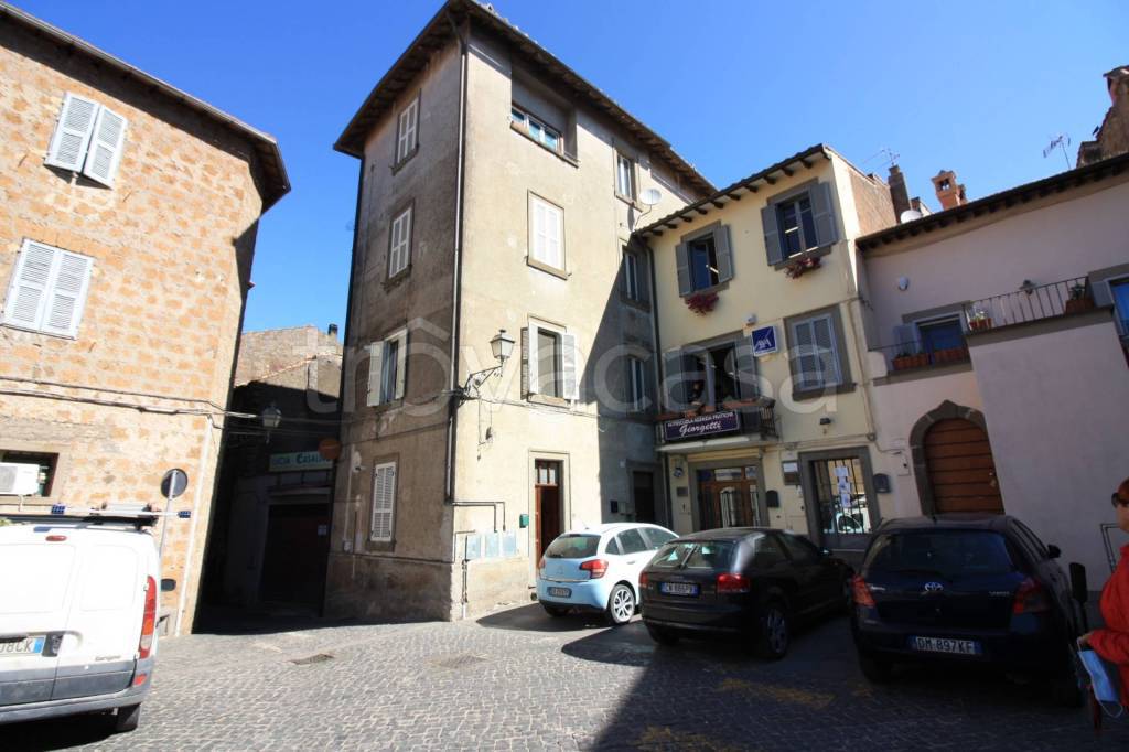 Appartamento in vendita a Vetralla piazza della rocca