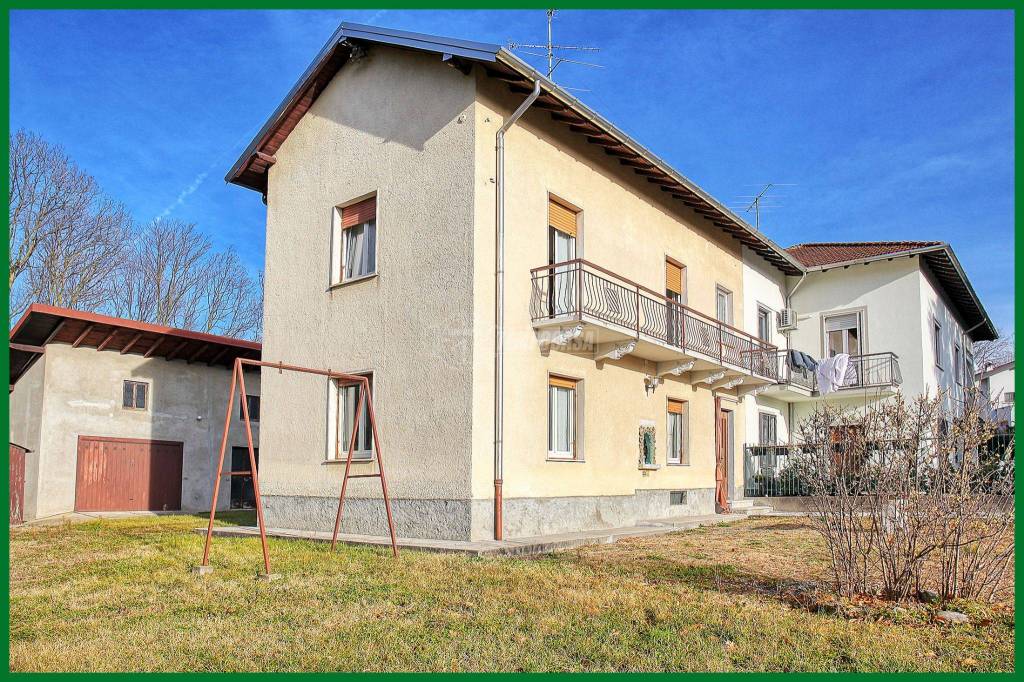 Villa in vendita a Varese via Ruggero Ruggeri