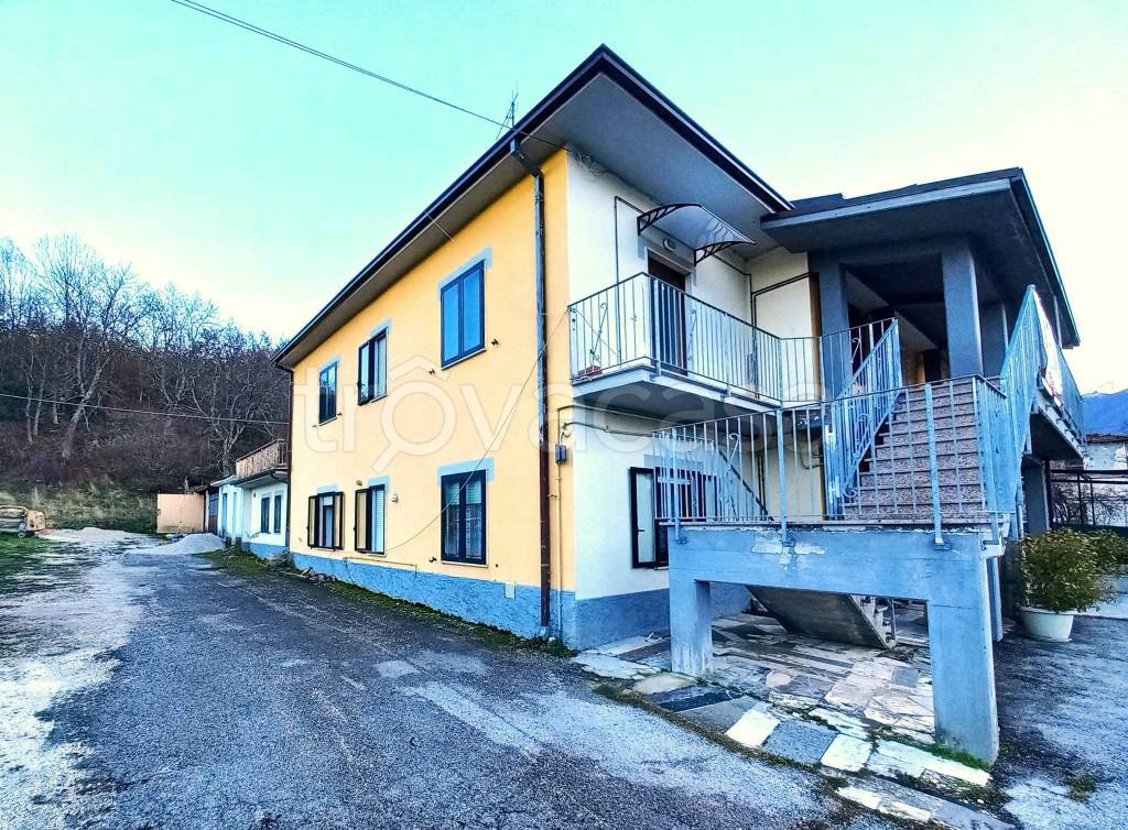 Appartamento in vendita a Tornimparte via l'Aquila, 18