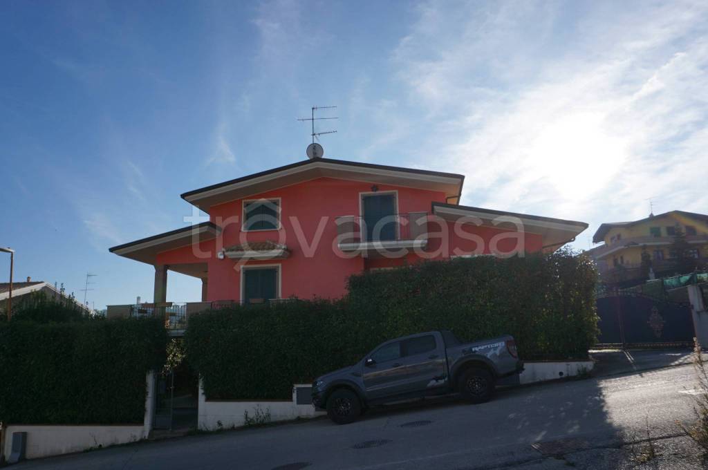 Villa in vendita a Tortoreto via Badette, 5