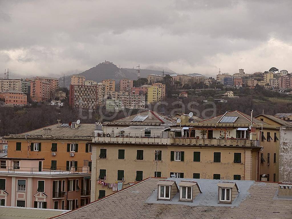 Appartamento in vendita a Genova via Carlo Rota