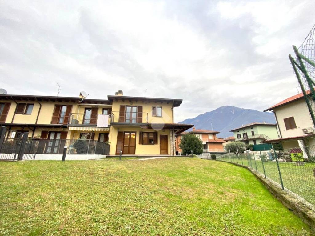 Villa a Schiera in vendita a Darfo Boario Terme via Ronchi, 9