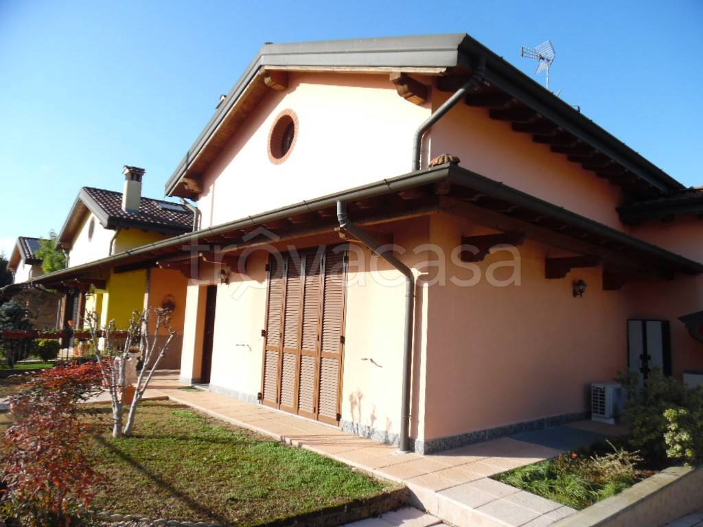 Villa Bifamiliare in vendita a Cervignano d'Adda via Giovanni Falcone e Paolo Borsellino
