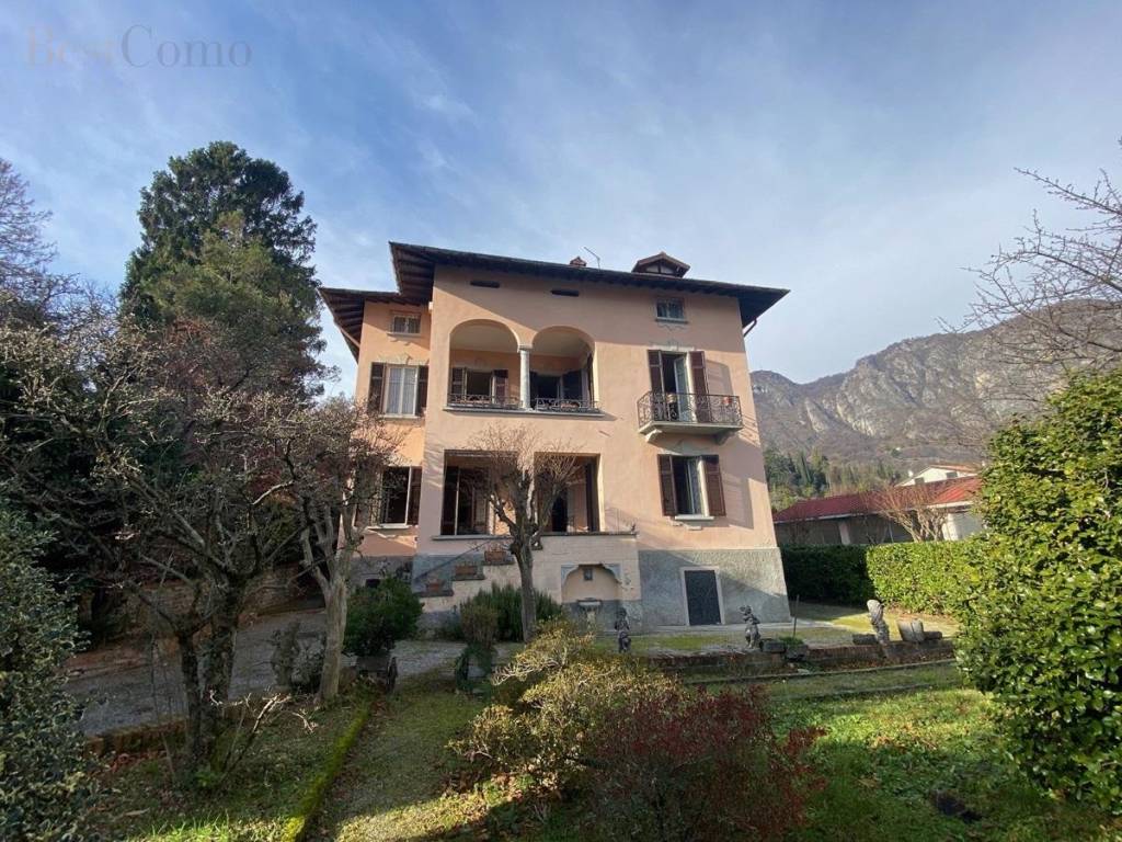 Villa in vendita a Griante via Roma