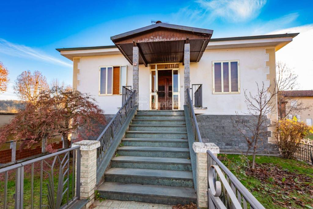 Villa Bifamiliare in vendita a Lauriano via cappelletta