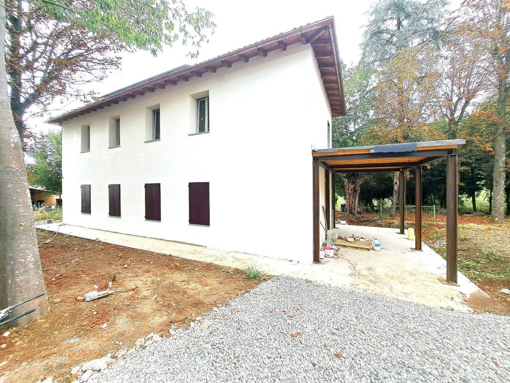 Villa in vendita a Lesignano de' Bagni via Oltre Il Rio
