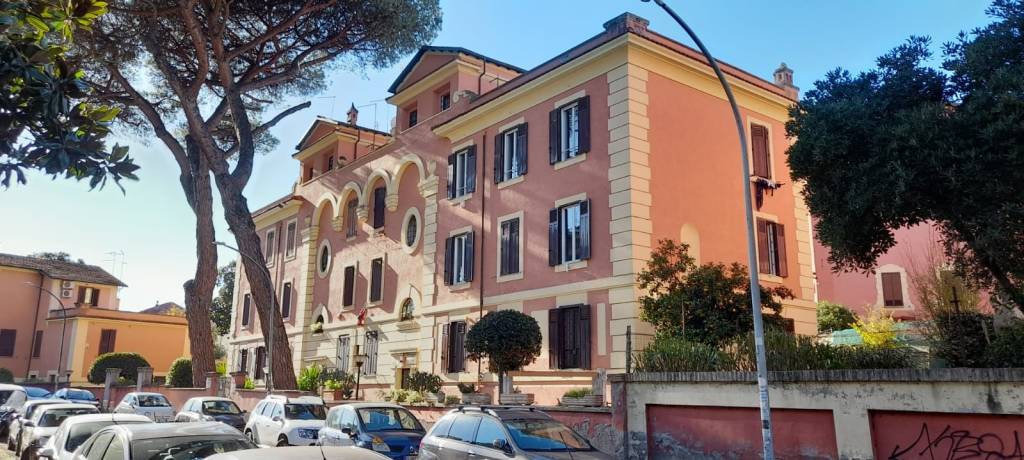 Appartamento in vendita a Roma via Monte Pollino