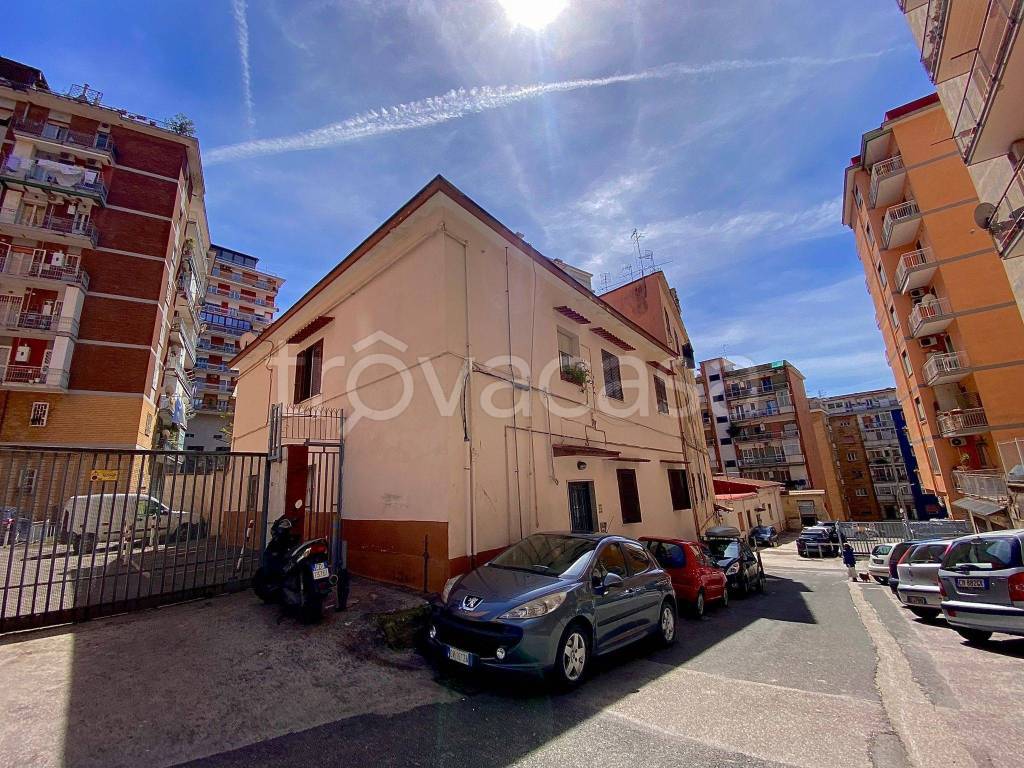 Appartamento in vendita a Napoli via Pigna, 104