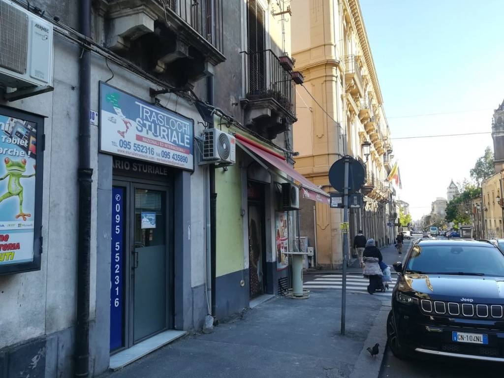 Negozio in vendita a Catania via Etnea, 580