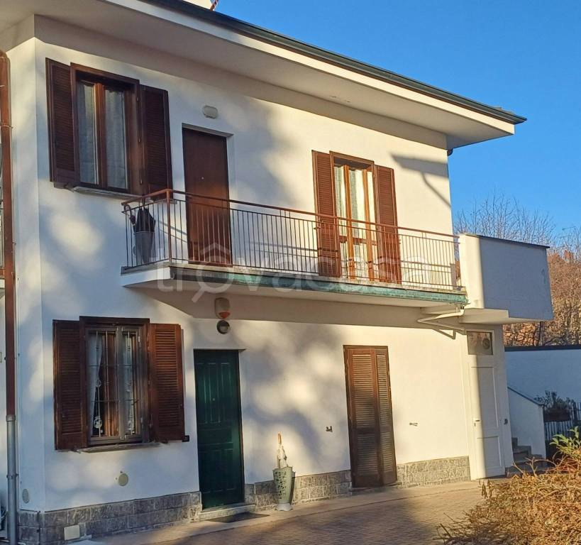 Appartamento in vendita a Cornate d'Adda via Giuseppe Mazzini, 15