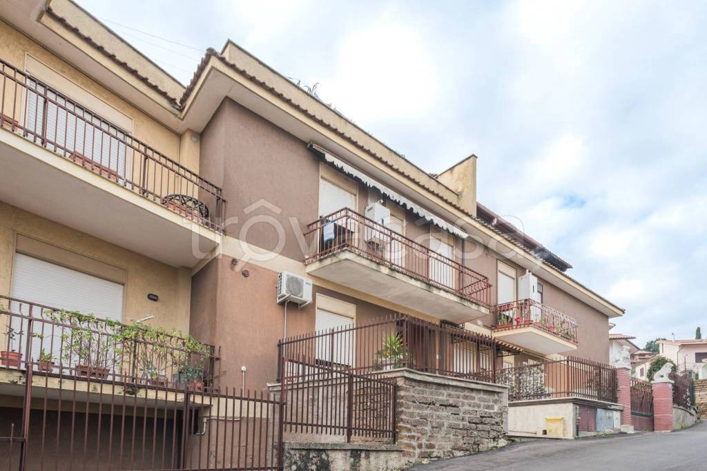 Appartamento in vendita a Rignano Flaminio via Matulli