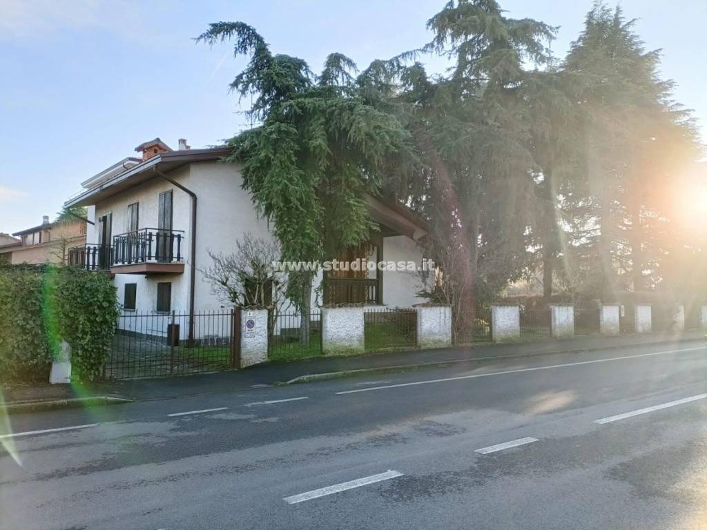 Villa in vendita a Spino d'Adda via Barbieri