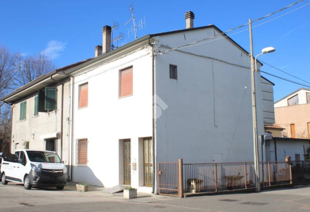 Casa Indipendente in vendita a Cesena via del Mare, 911