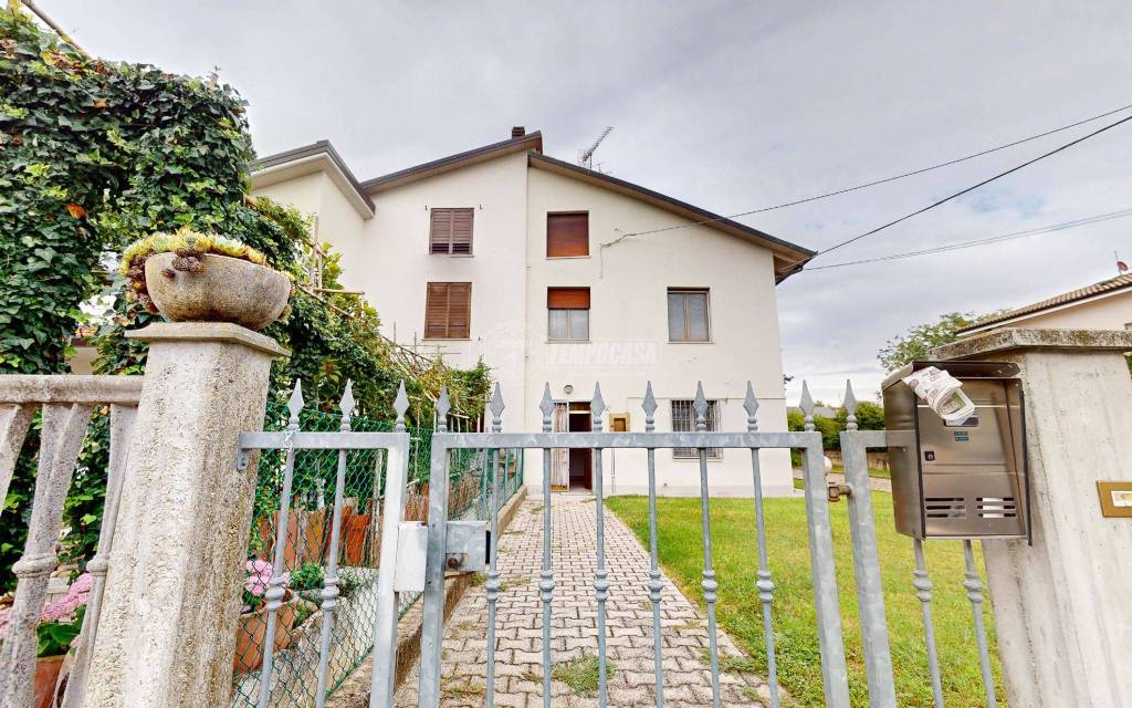 Villa a Schiera in vendita a San Giovanni in Persiceto via Calcina Vecchia, San Matteo della Decima 23