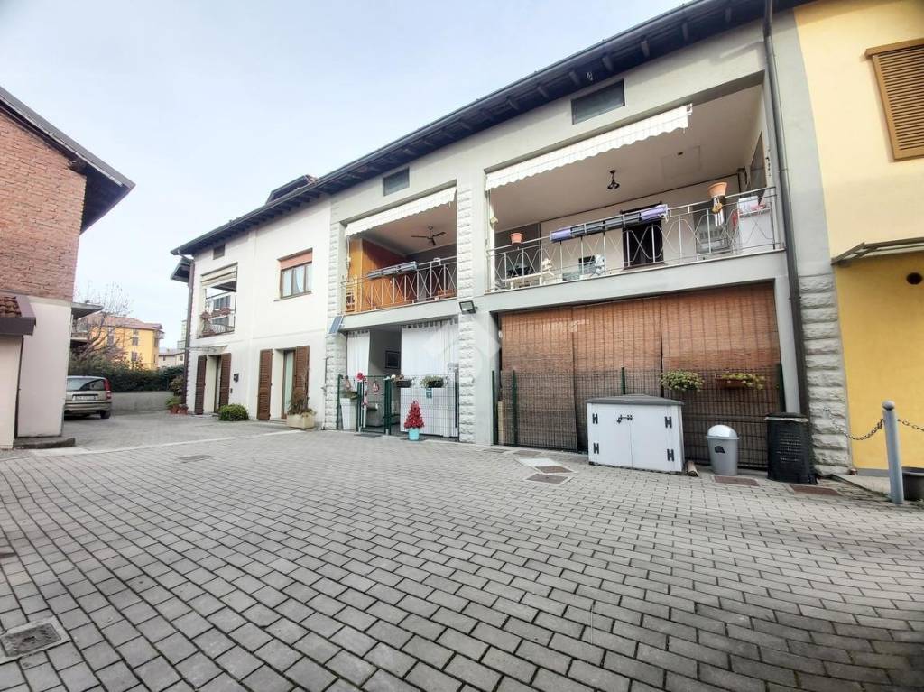 Casa Indipendente in vendita a Bergamo via per Grumello, 12