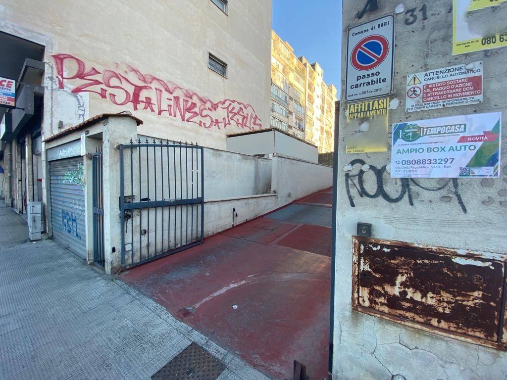 Garage in vendita a Bari via Giuseppe Capruzzi, 33