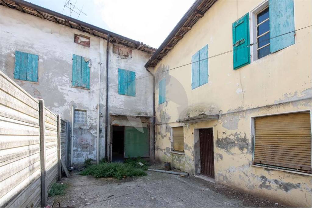 Casa Indipendente in vendita a Brescello via Vincenzo Bellini, 2