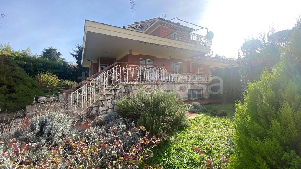 Villa Bifamiliare in vendita a Zagarolo via Colle Gentile