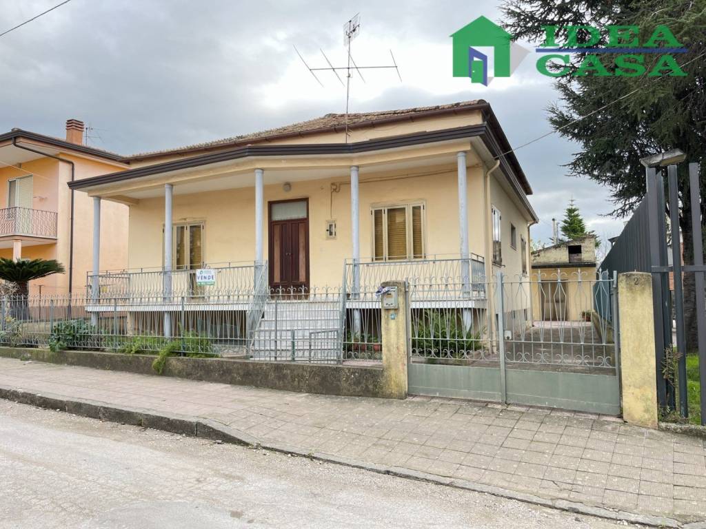 Villa in vendita a Vitulazio via Luciani, 25