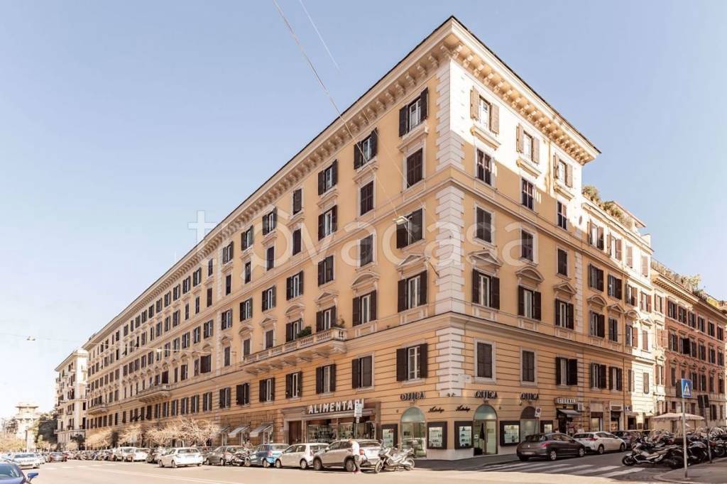 Appartamento in vendita a Roma via Po