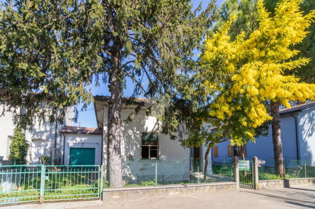 Casa Indipendente in vendita a Cervia via Storno, 18