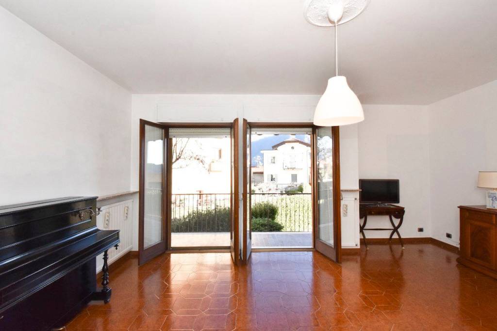 Appartamento in vendita a Cernobbio via Vittorio Veneto, 7