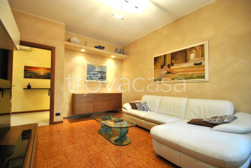 Appartamento in vendita a Vimercate via Duca degli Abruzzi, 29