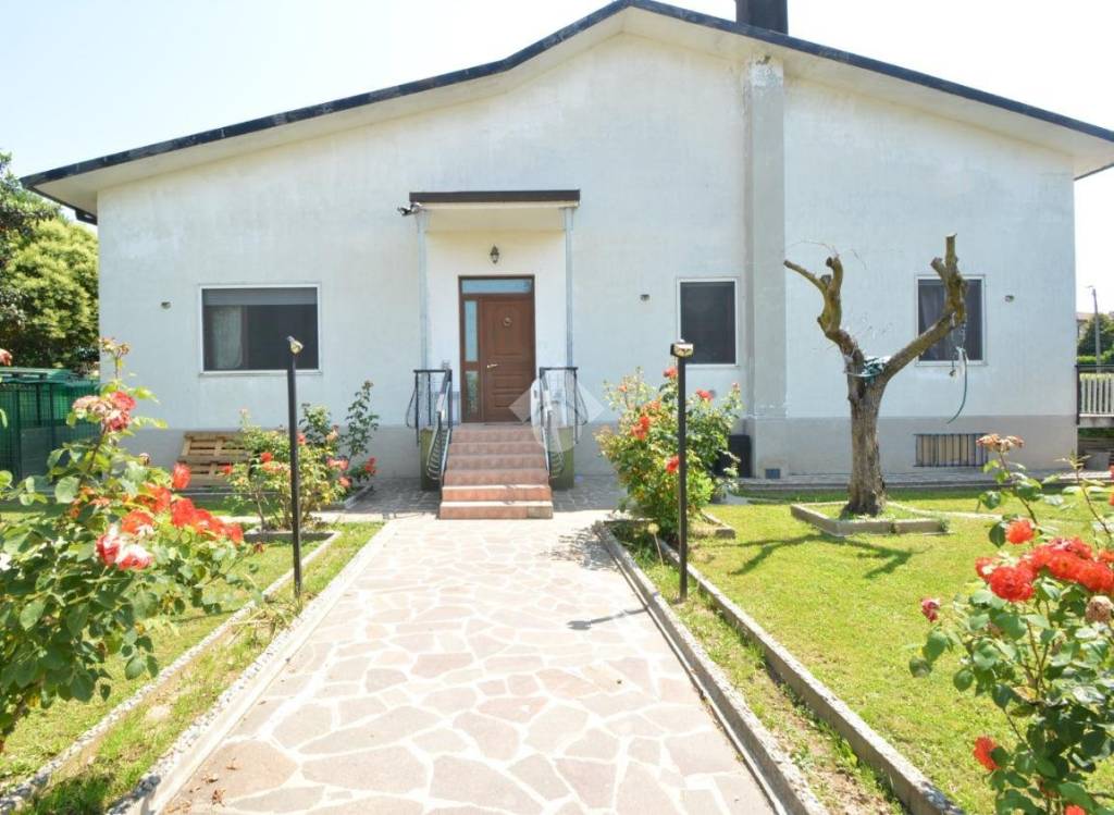 Villa in vendita a Suisio via a. Dante, 7