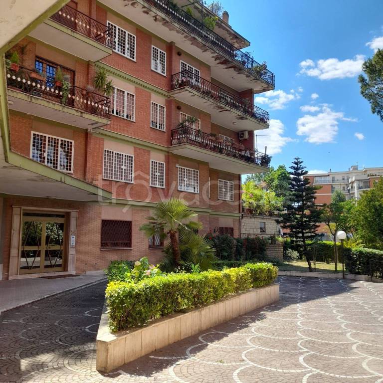 Appartamento in in vendita da privato a Roma piazza Vincenzo Ceresi, 23
