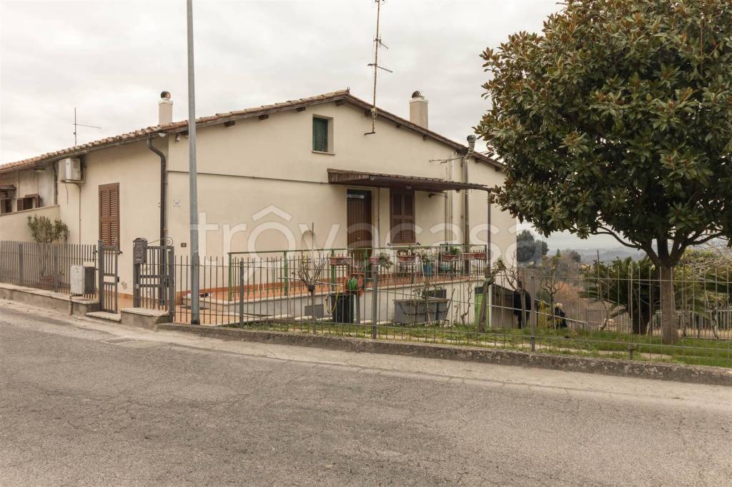 Villa Bifamiliare in vendita a Poggio Mirteto via pietro nenni, snc