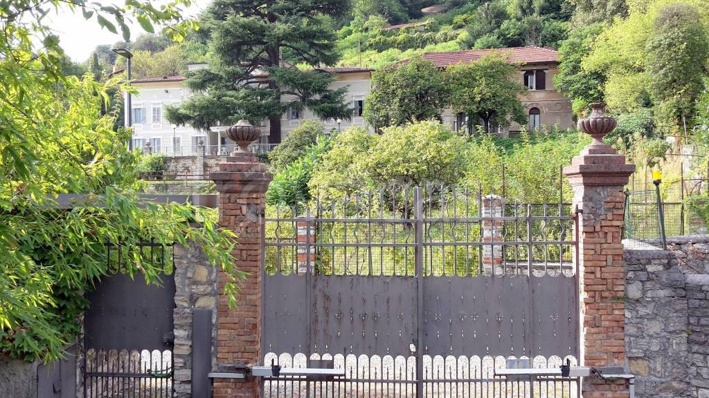 Villa Bifamiliare in vendita a Brescia via Valsorda, 22