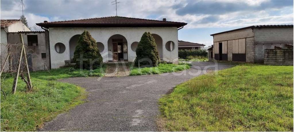 Villa in vendita a Gazoldo degli Ippoliti via Marconi Guglielmo