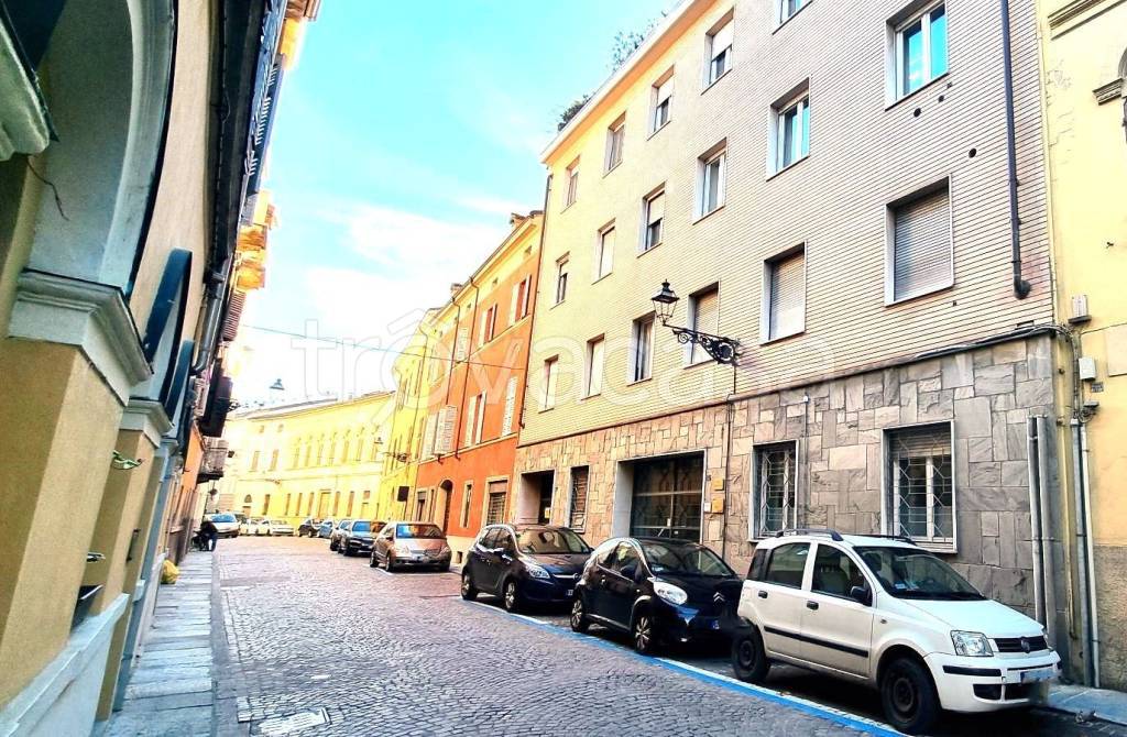 Appartamento in vendita a Parma borgo Riccio da Parma, 15