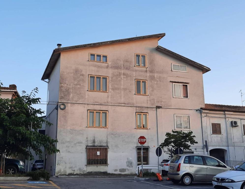 Appartamento in vendita a Cappelle sul Tavo via Umberto I