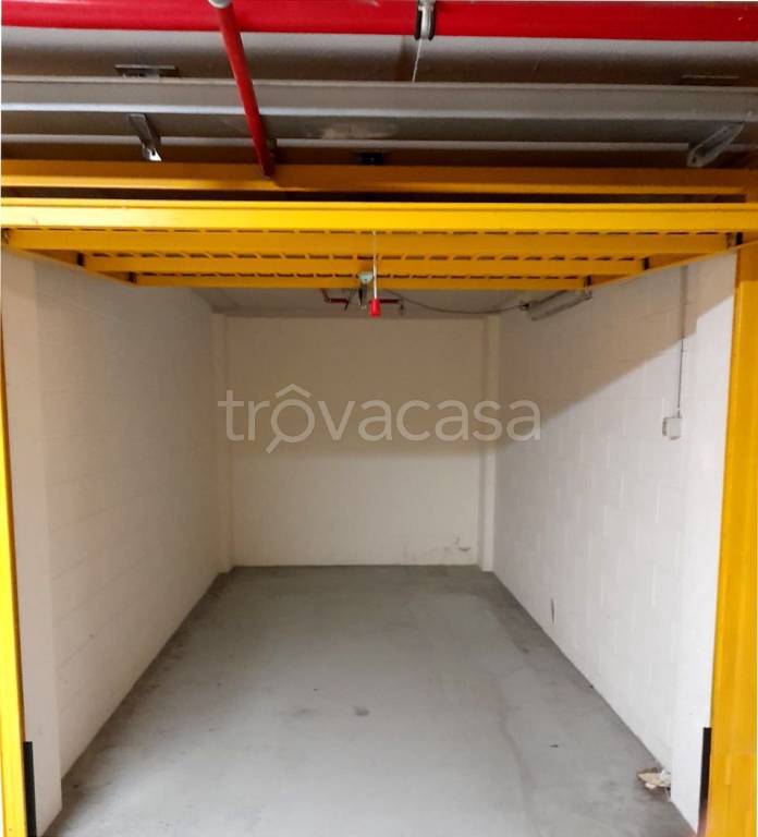 Garage in vendita a Genova via ai Prati d'Oregina, 3