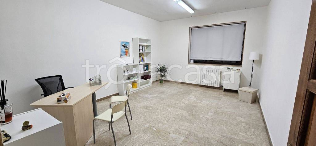 Ufficio in in affitto da privato a Brindisi via Dalmazia, 37