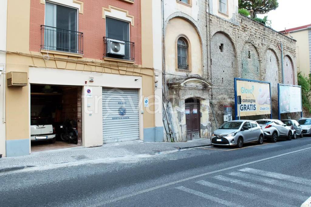 Garage in affitto a Napoli via Torquato Tasso, 159