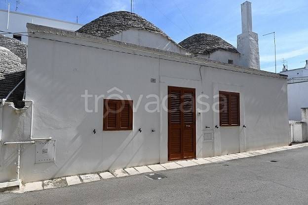 Casa Indipendente in vendita ad Alberobello via Col di Lana, 17